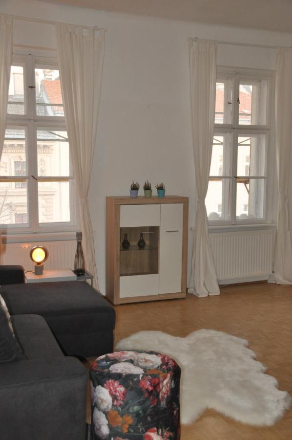 Wunderschone Altbauwohnung In Zentraler Lage Wien Ngoại thất bức ảnh
